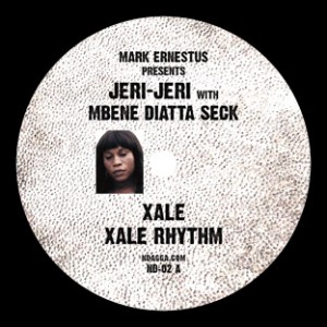 Mark Ernestus presents Jeri-Jeri with Mbene Diatta Seck-Xale